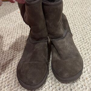 UGG Boots - Dark Brown